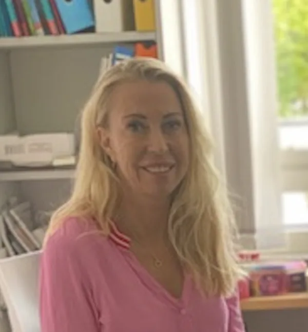 Frau Friederike Kelber